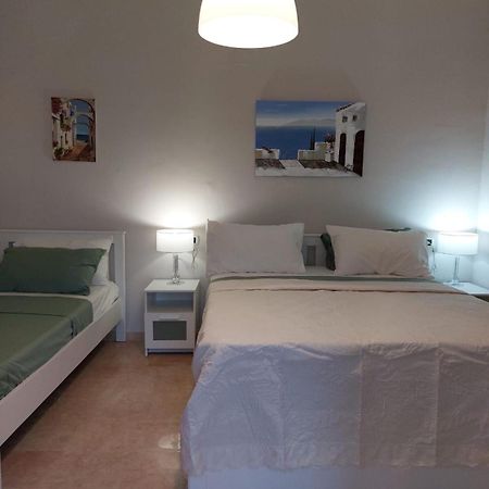 Esther Guest House Castel Volturno Exterior photo