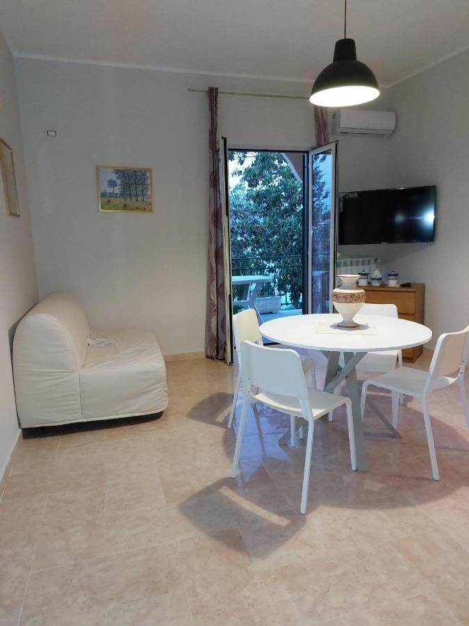 Esther Guest House Castel Volturno Exterior photo
