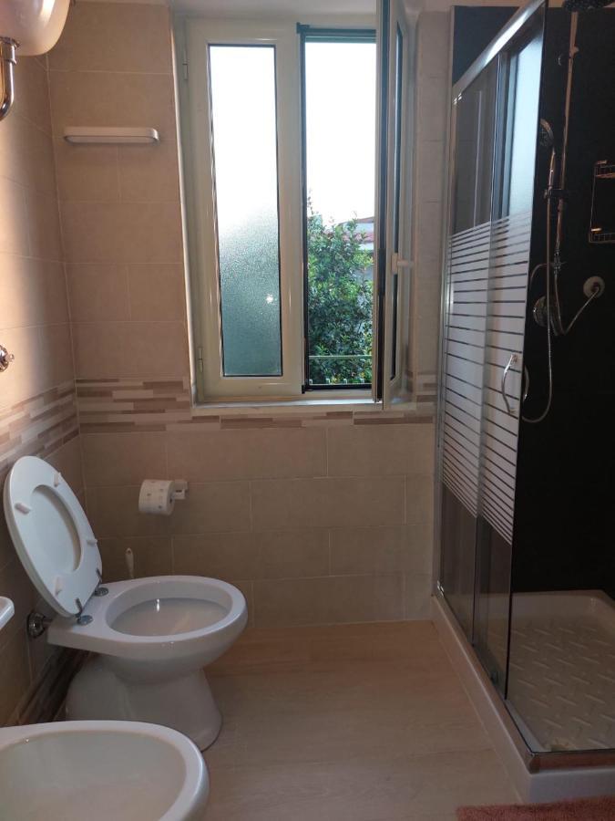 Esther Guest House Castel Volturno Exterior photo