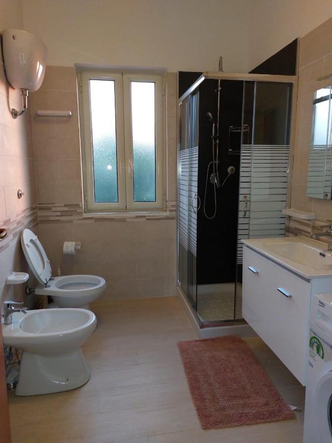 Esther Guest House Castel Volturno Exterior photo